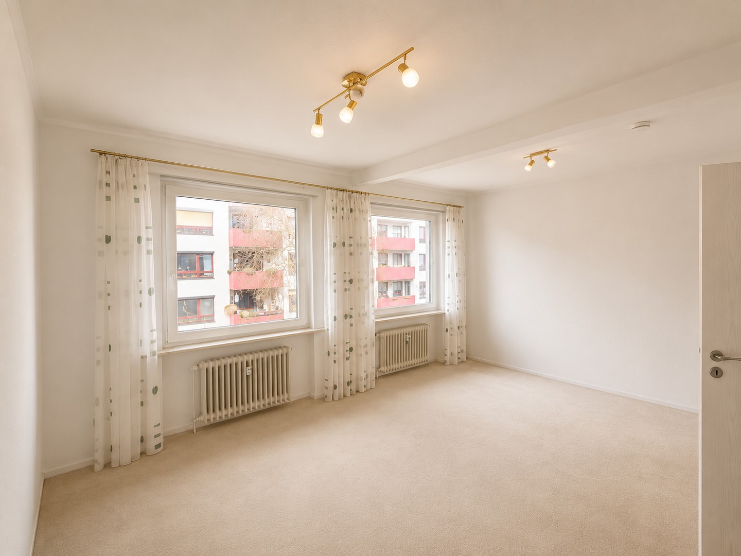 Attraktive 3–4-Zimmer-Wohnung mit Süd-Balkon (Wohnfläche ca. 87 m²) – Bremerhaven – Vorschaubild 4
