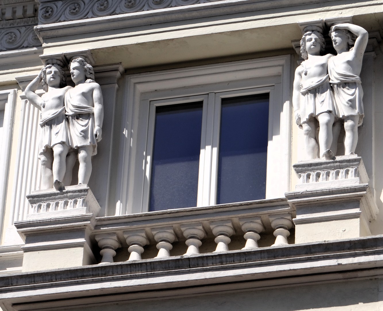 ZWEI WOHNUNGEN IN SCHÖNEM ALTBREMER HAUS in ruhiger Lage im Fesenfeldviertel - provisionsfrei - – Östliche Vorstadt – Vorschaubild 2
