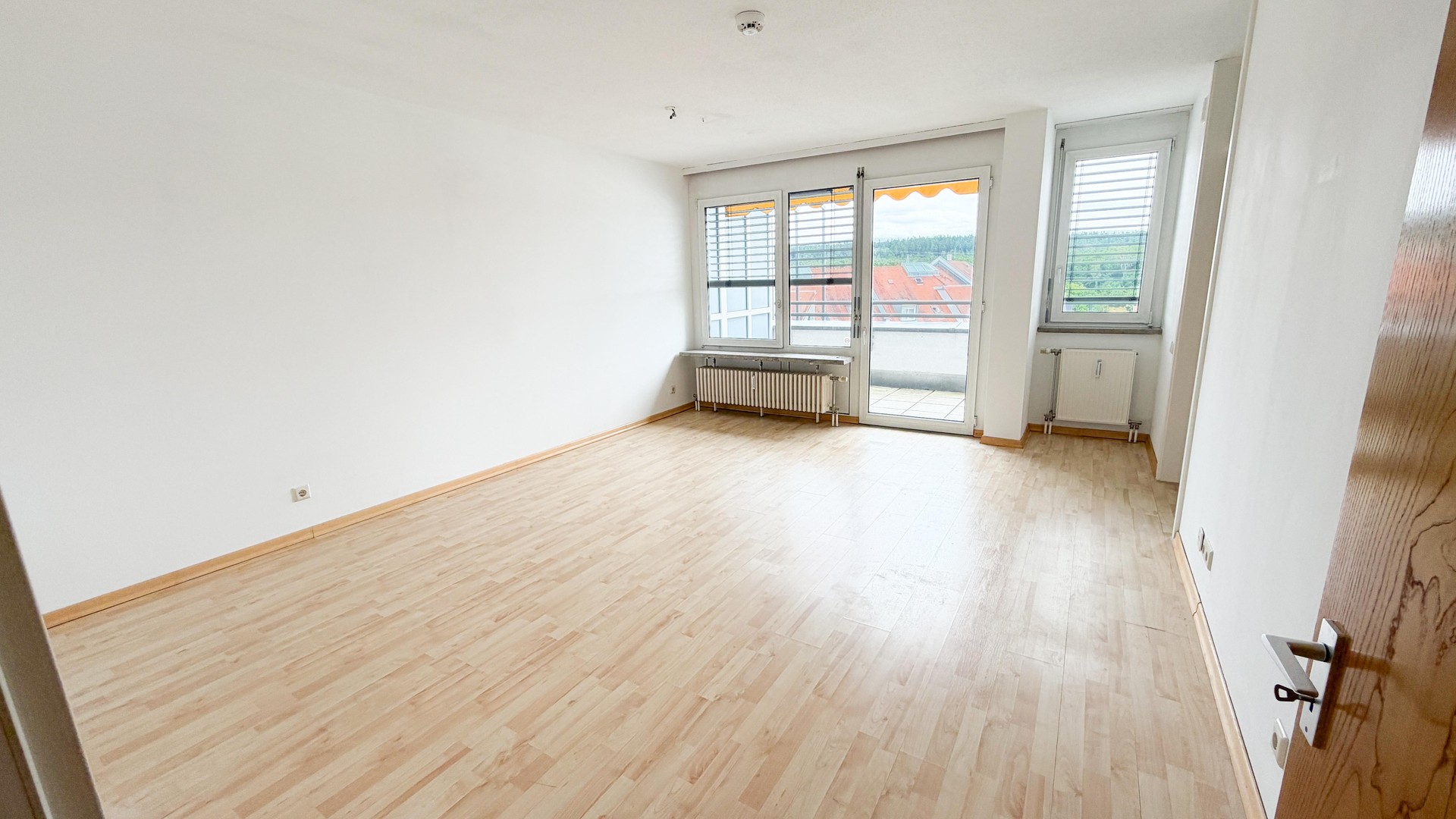 Betreutes Wohnen mit Dachterrasse: Weitblick über den Stadtwald, bezugsfertig und provisionsfrei – Nürnberg – Vorschaubild 3