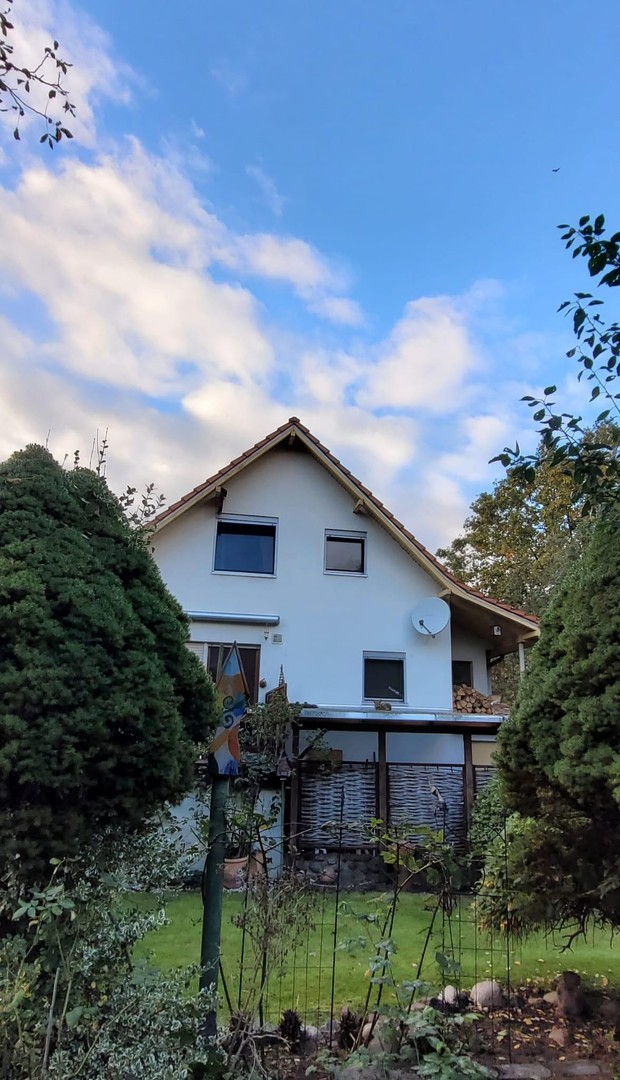 Freistehendes Einfamilienhaus mit Photovoltaikanlage auf sonnigem Grundstück in Berlin-Wittenau – Berlin – Vorschaubild 2