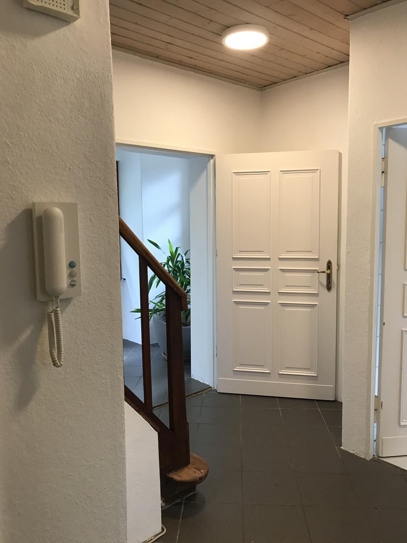 Freistehendes Einfamilienhaus mit Photovoltaikanlage auf sonnigem Grundstück in Berlin-Wittenau – Berlin – Vorschaubild 6