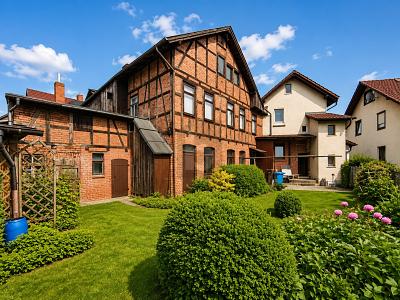 7 ZIMMER, GARTENIDYLLE UND ENTWICKLUNGSPOTENZIAL – Themar – Vorschaubild 2