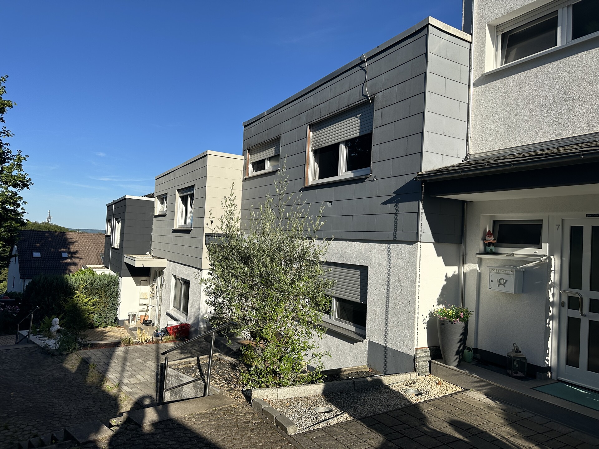 Gaiberg: RMH mit Fernblick, 2 moderne Bäder, Wohn-Ess 46m², EBK, Garage, FREI, keine K-Prov. – Gaiberg – Vorschaubild 2