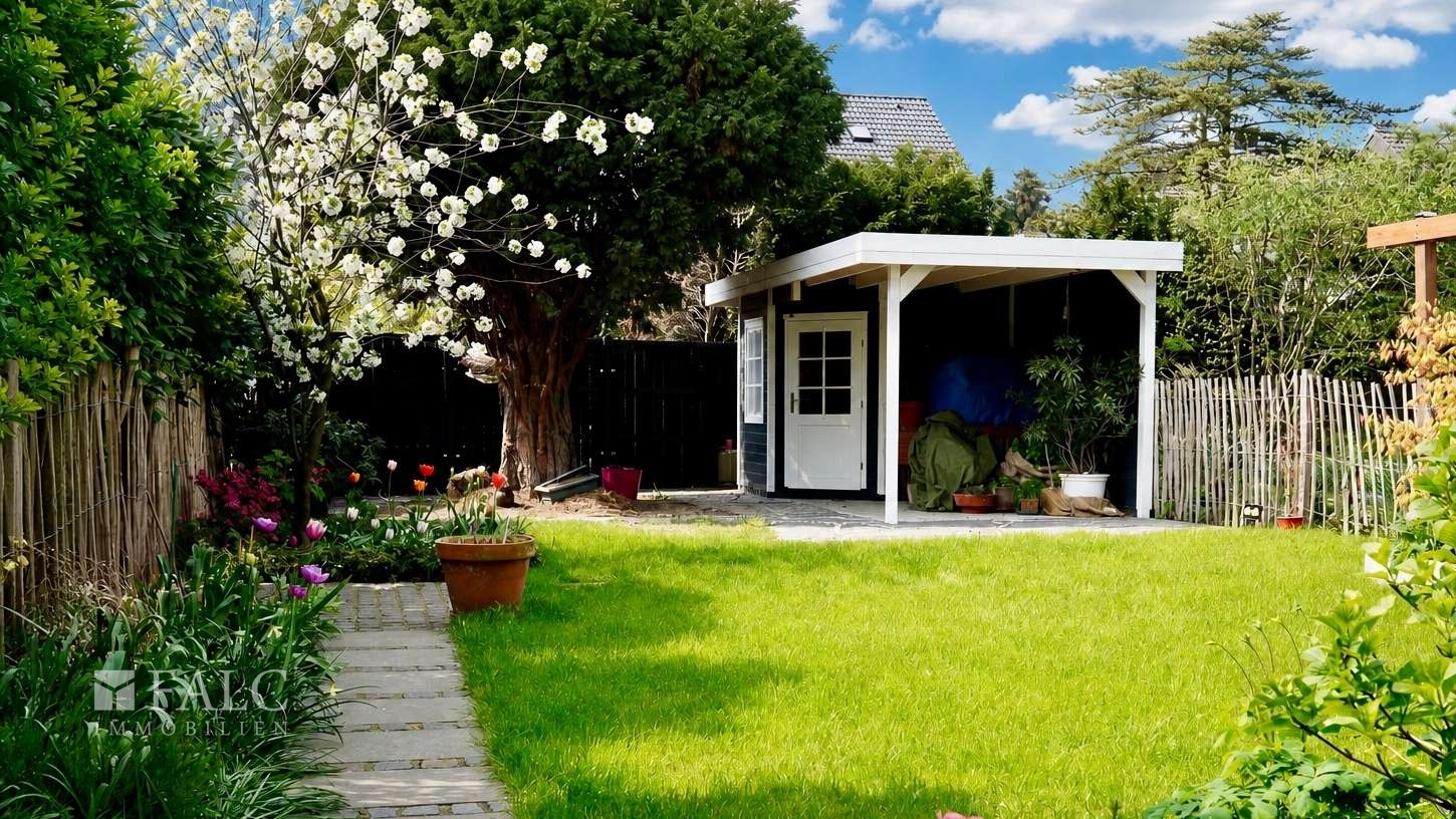 Jetzt einziehen und wohlfühlen: Stilvolles Reihenhaus mit Gartenidylle in Düsseldorf-Lörick – Düsseldorf – Vorschaubild 12