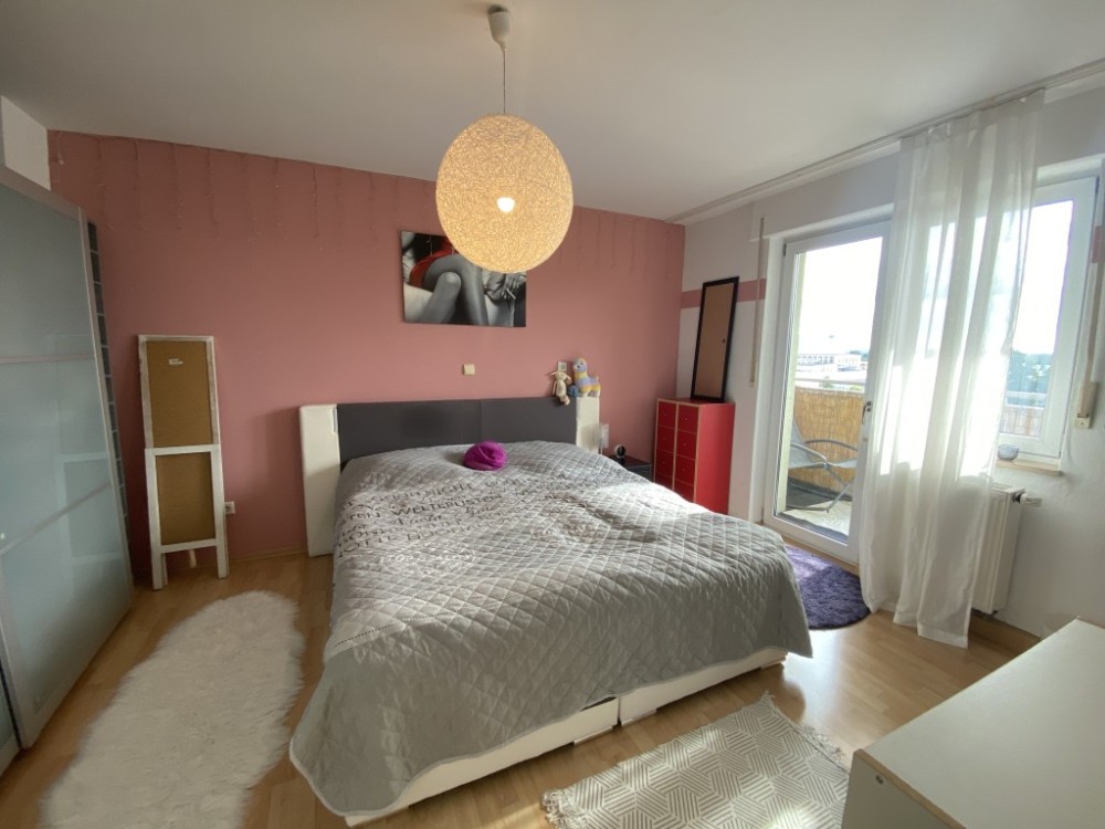 Modernisierte Wohnung mit 2 Balkonen – Nürnberg – Vorschaubild 2