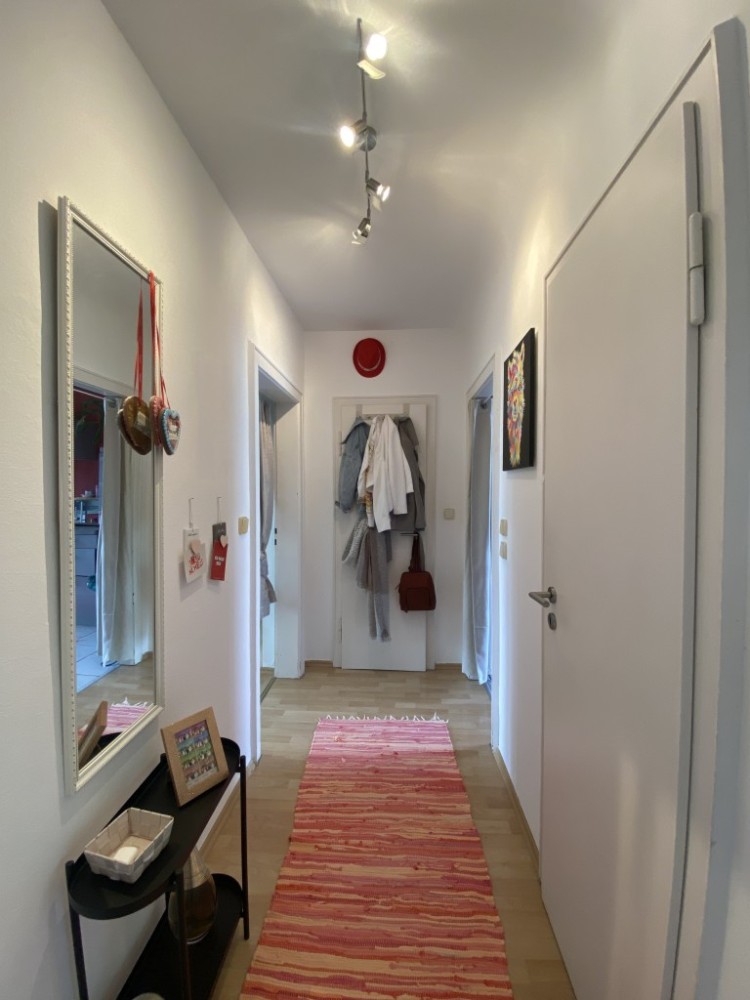 Modernisierte Wohnung mit 2 Balkonen – Nürnberg – Vorschaubild 3