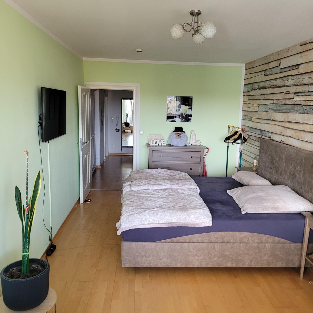 Helle freundliche Wohnung mit Ost- und Westbalkon