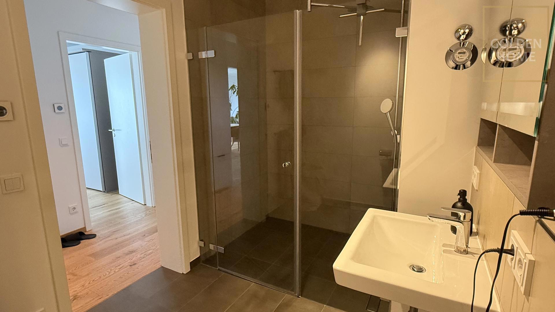 Stilvolle Neubauwohnung mit Loggia, Klimaanlage & hochwertigem Wohnkomfort – Nürnberg – Vorschaubild 8