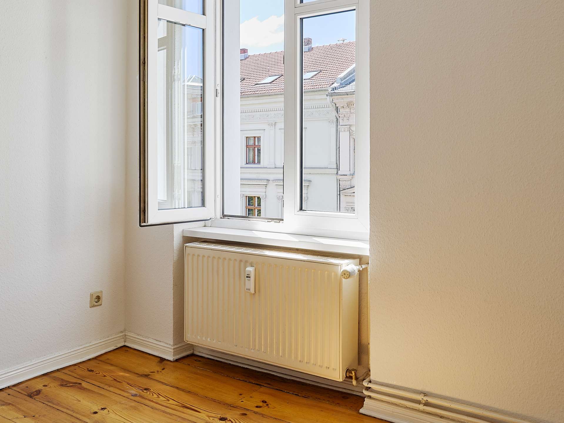 Leben in Kreuzberg: Stilvolle 2-Zimmer-Altbauwohnung mit großzügigem Grundriss – Berlin – Vorschaubild 2