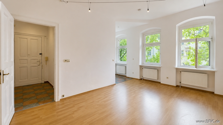 Bezugsfreies, großzügiges Altbau-Apartment im aufstrebenden Afrikanischen Viertel – Berlin Wedding – Vorschaubild 5