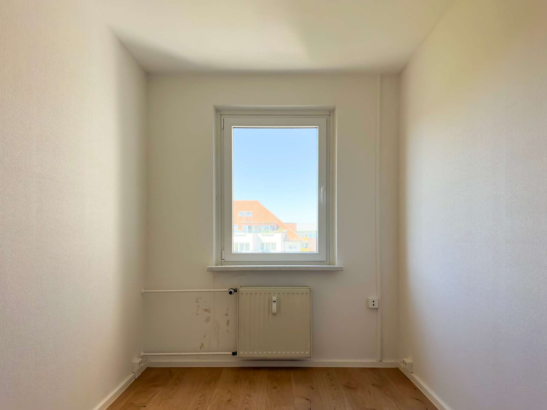bezugsfrei: ruhige Lage | Südostbalkon | Aufzug | Fernwärme | Blick ins Grüne – Leipzig – Vorschaubild 6