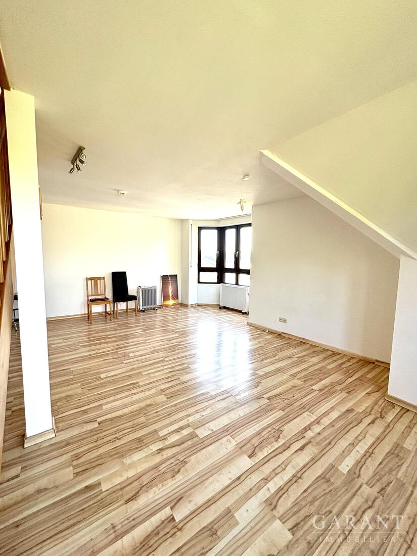 Ein Ort zum Wohlfühlen - Traumhaft helle Maisonettewohnung mit Balkon und großzügigem Wohnambiente – Augsburg – Vorschaubild 3