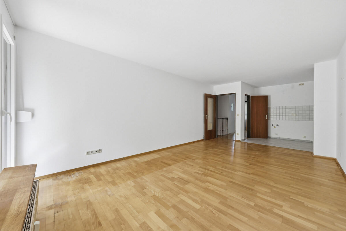 115 m² Wohn-/Nutzfläche - Einladende 2,5-Zimmer-Maisonettewohnung mit großzügigem hellem Hobbyraum – 80997 München / Allach-Untermenzing – Vorschaubild 3
