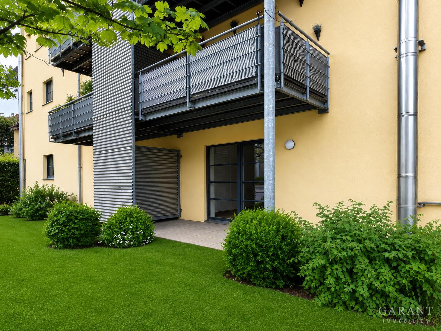 Attraktive, renovierte Ergeschosswohnung mit Tiefgarage in Top-Lage nahe Uni / FOS /BOS – 93053 Regensburg – Vorschaubild 2
