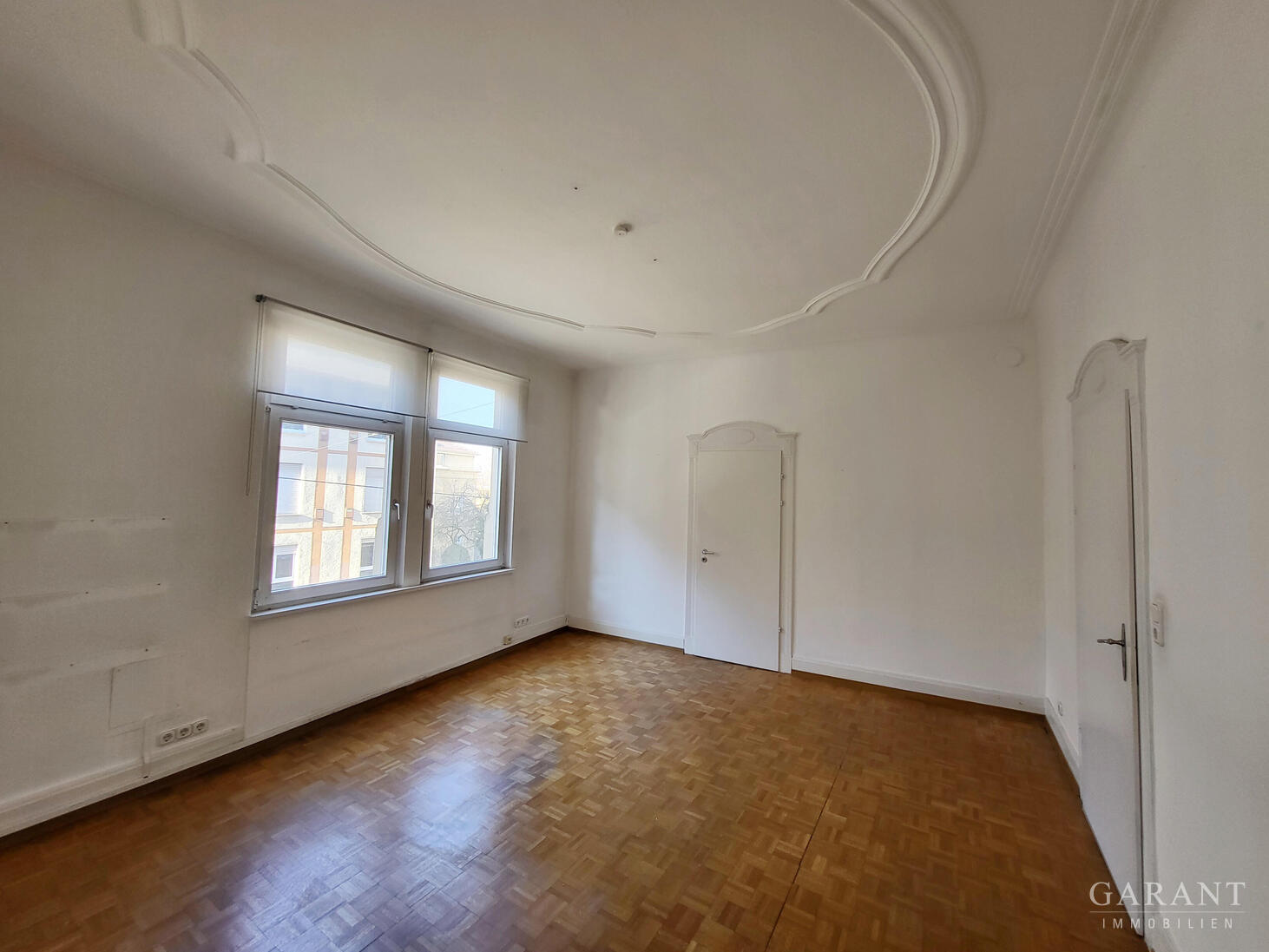 * Charmante 8 Zimmer-Wohnung im Jugendstilhaus mit vielseitiger Nutzungsmöglichkeit * – 70180 Stuttgart – Vorschaubild 9