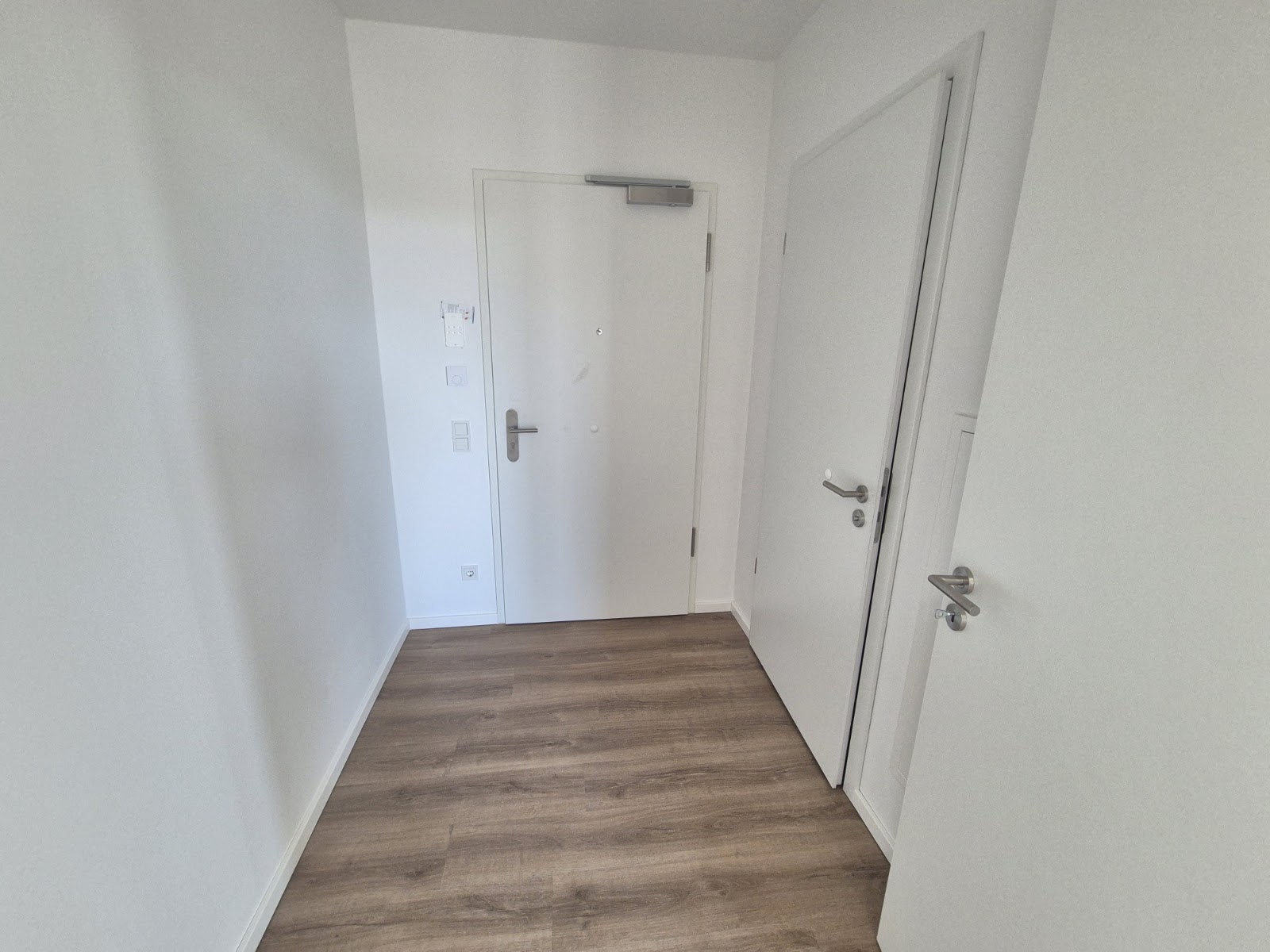 Dachgeschosswohnung mit Terrasse für Mieter ab 55 Jahren im WohnAktiv!-Haus an der Waterkant – 13599 Berlin – Vorschaubild 4