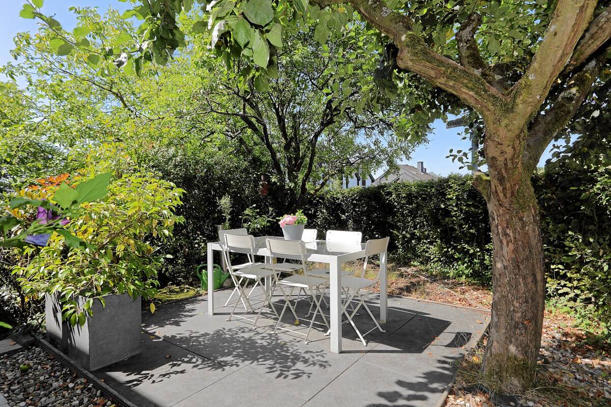 Sie suchen etwas Besonderes mit zahlreichen ruhigen Plätzen im Garten? Dann lesen Sie bitte weiter. – 40882 Ratingen – Vorschaubild 17