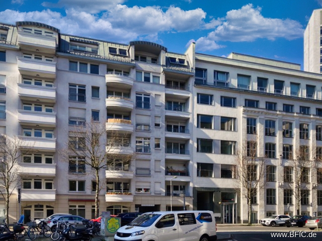 für 2 Jahre ab Oktober: zentrale 2 Zimmer, Balkon im 6. OG, möbliert möglich – 10117 Berlin – Vorschaubild 18