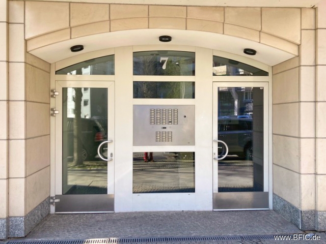 für 2 Jahre ab Oktober: zentrale 2 Zimmer, Balkon im 6. OG, möbliert möglich – 10117 Berlin – Vorschaubild 19
