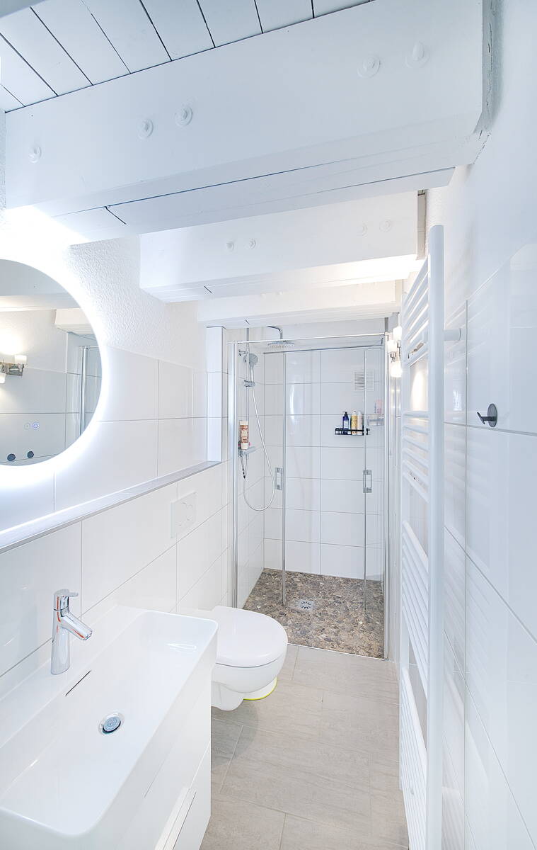 Modernisierter Bungalow mit Einliegerwohnung, viel Privatsphäre und idyllischem Grundstück – 42651 Solingen – Vorschaubild 9