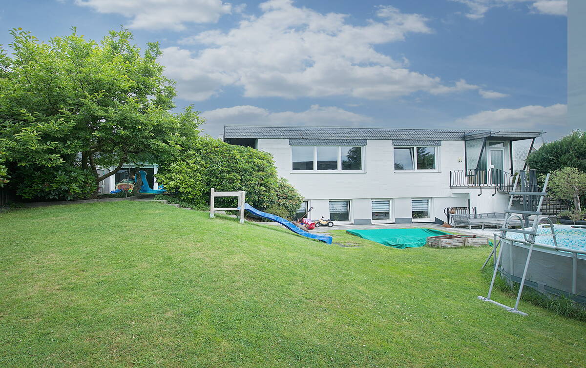 Modernisierter Bungalow mit Einliegerwohnung, viel Privatsphäre und idyllischem Grundstück – 42651 Solingen – Vorschaubild 18