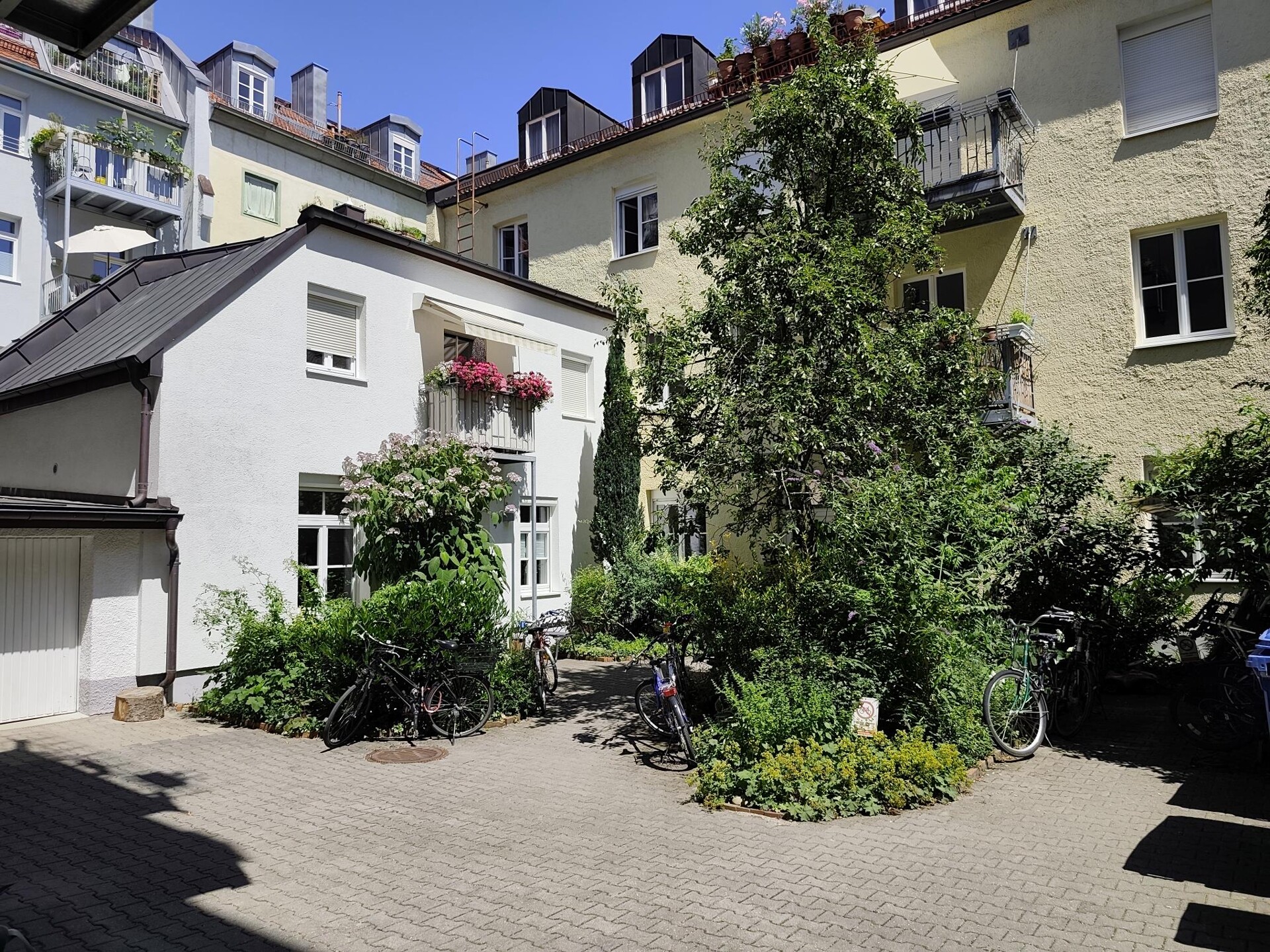 Altbauwohnung in Neuhausen, teilweise renovierungsbedürftig - BES am FR 14.08. n. ind. Vereinb. – 80637 München – Vorschaubild 2