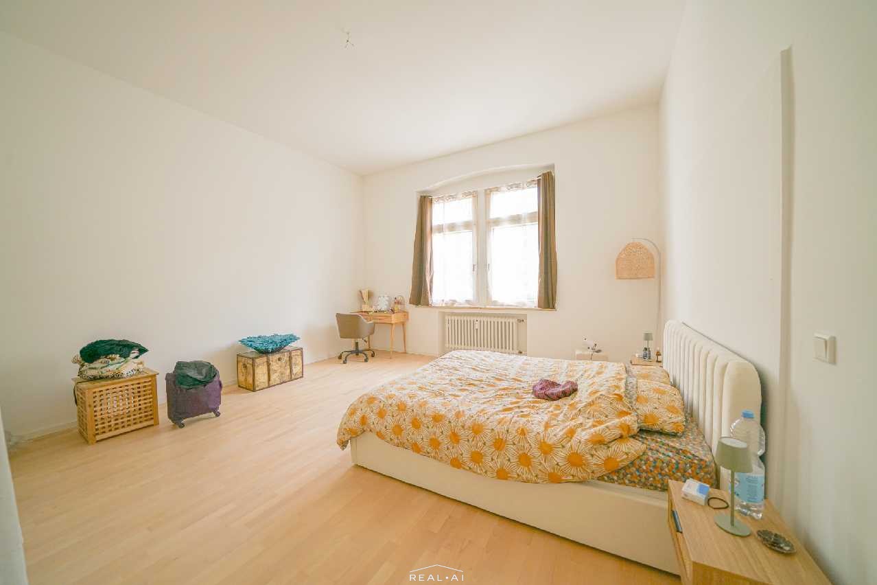 Stilvolle 3-Zimmer-Altbauwohnung in zentraler Lage von Pempelfort mit EBK – 40477 Düsseldorf – Vorschaubild 2