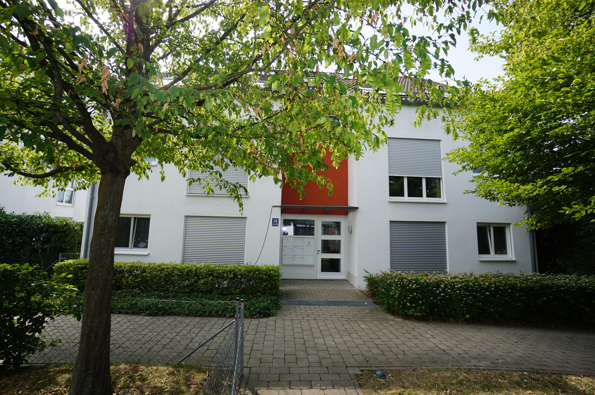 Bj. 2012 - Ruhig und grün am Stadtrand, Westblk. ohne Gegenüber, Bes. SA 22.08. n. Vereinbg.