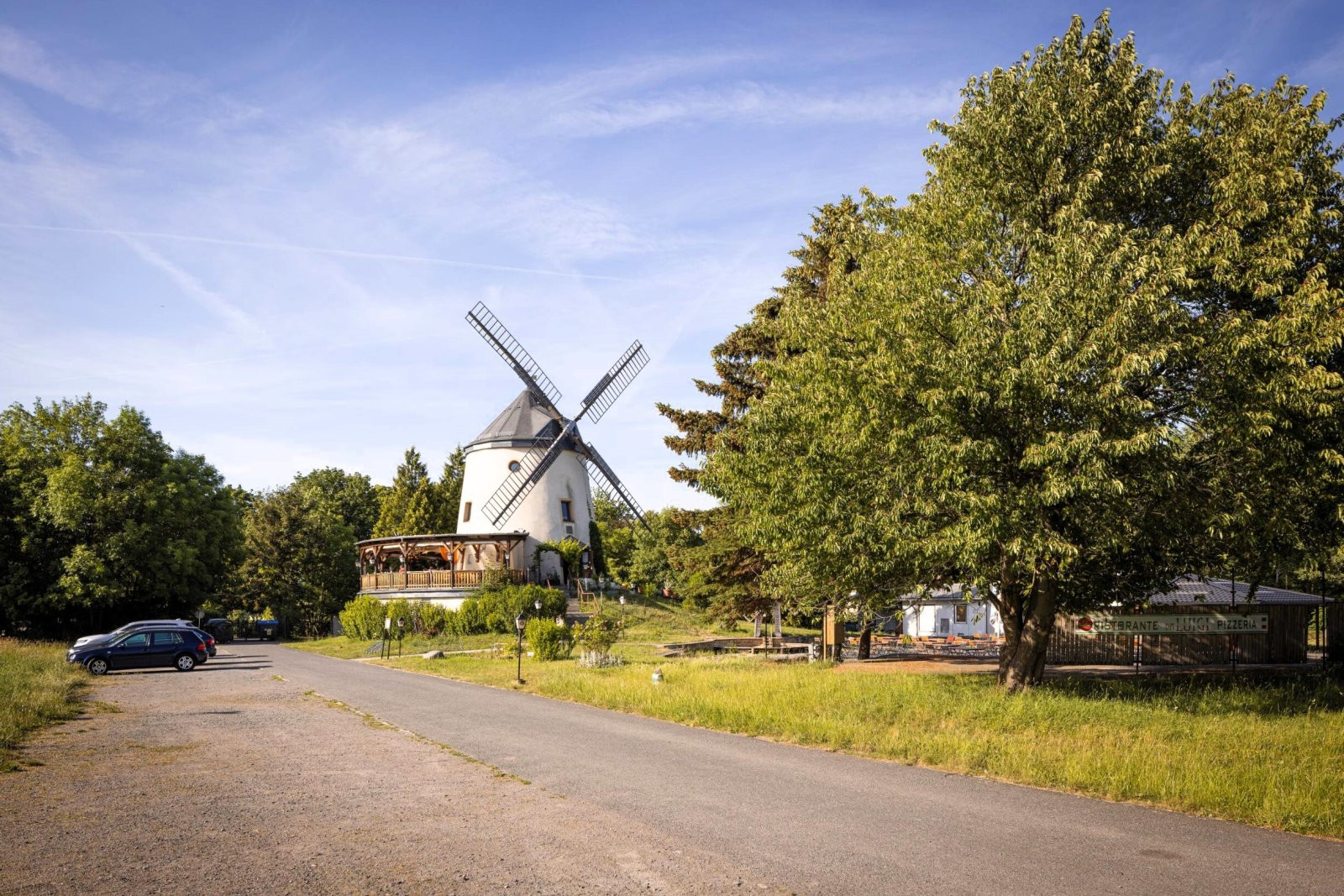 DRESDEN: Investor und Liebhaber gesucht! Sanierte Holländerwindmühle als Gewerbe oder Wohnsitz?