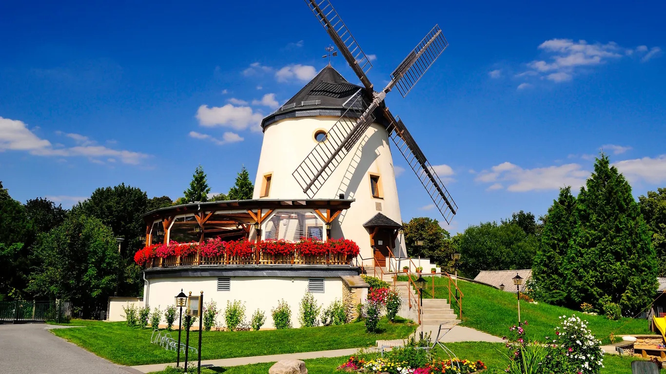 DRESDEN: Investor und Liebhaber gesucht! Sanierte Holländerwindmühle als Gewerbe oder Wohnsitz? – 1157 Dresden – Vorschaubild 3