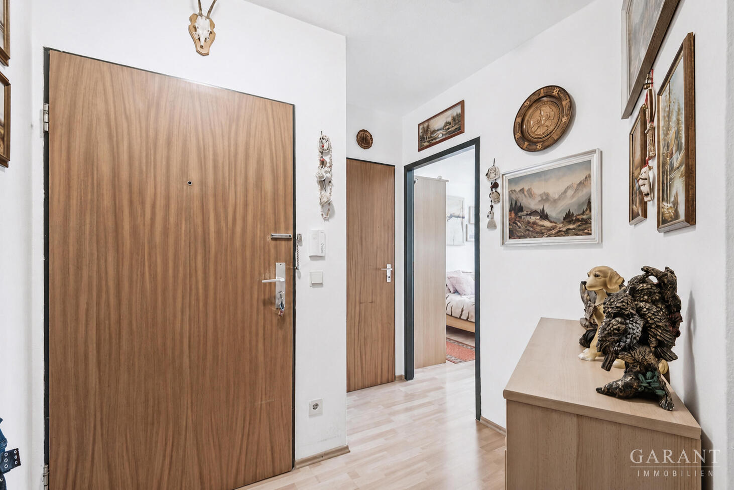 Vermietete 2-Zimmer-Wohnung mit großzügigem Süd/Ost-Balkon und Tiefgaragenstellplatz – 81739 München – Vorschaubild 6