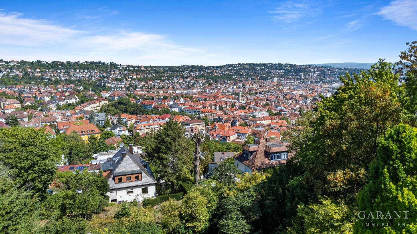 Stilvolles Einfamilienhaus mit phantastischer Aussicht, Garten, Terrasse und Einliegerwohnung! – 70197 Stuttgart – Vorschaubild 2