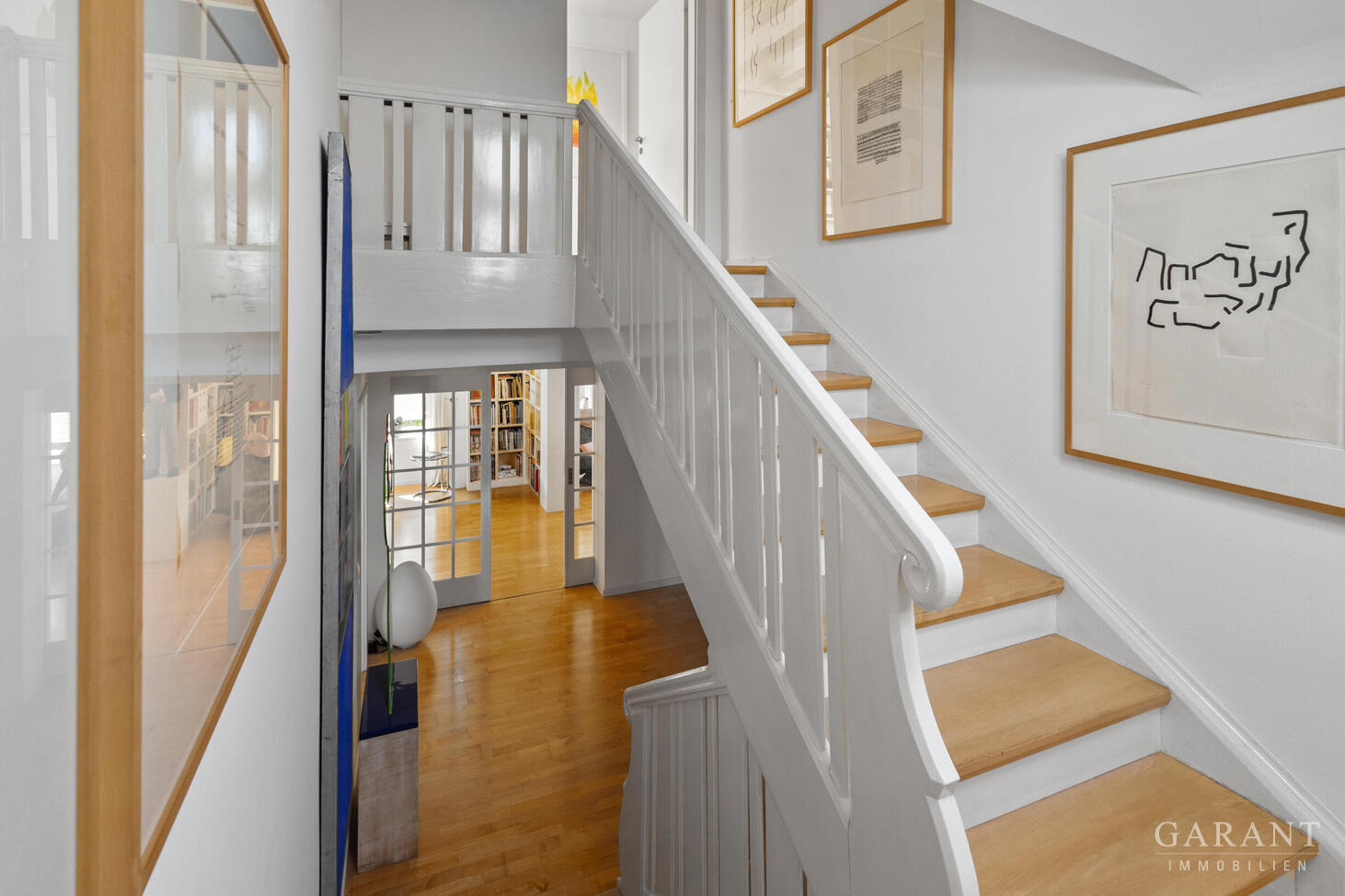Stilvolles Einfamilienhaus mit phantastischer Aussicht, Garten, Terrasse und Einliegerwohnung! – 70197 Stuttgart – Vorschaubild 3