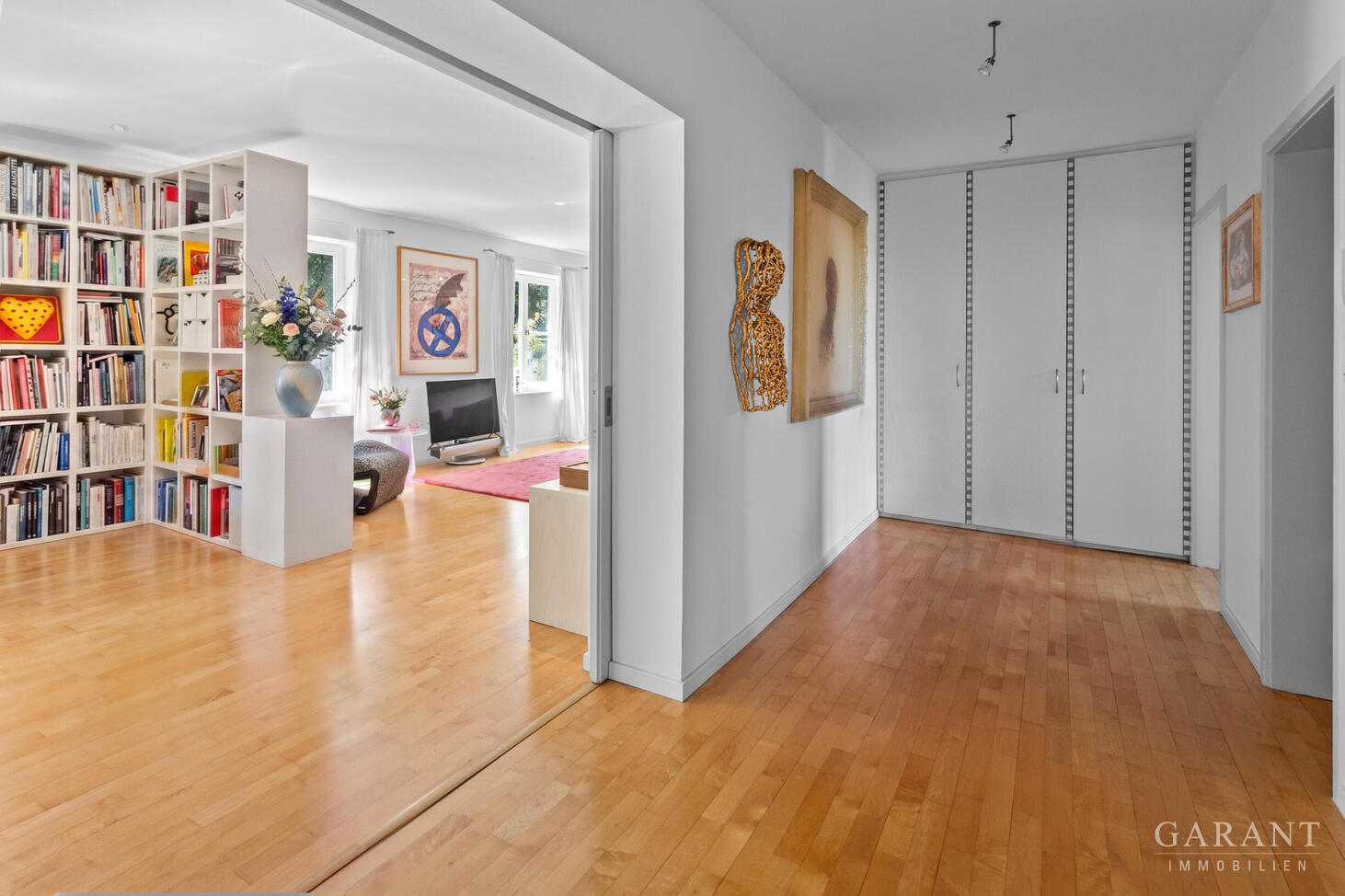 Stilvolles Einfamilienhaus mit phantastischer Aussicht, Garten, Terrasse und Einliegerwohnung! – 70197 Stuttgart – Vorschaubild 4