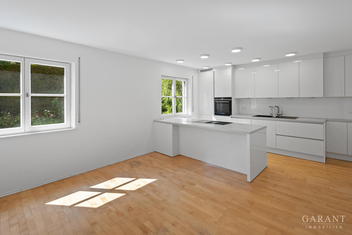 Stilvolles Einfamilienhaus mit phantastischer Aussicht, Garten, Terrasse und Einliegerwohnung! – 70197 Stuttgart – Vorschaubild 9