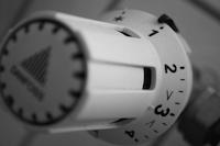 Heizkosten senken durch richtige Einstellungen: Warum Werkseinstellungen teuer werden