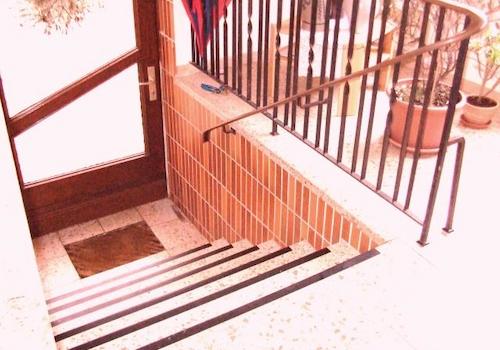 GASTRONOMIE-/ u.WOHN-HAUS-EINGANG