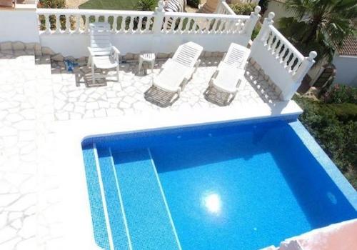 _ Südliche Sonnenterrasse und Pool