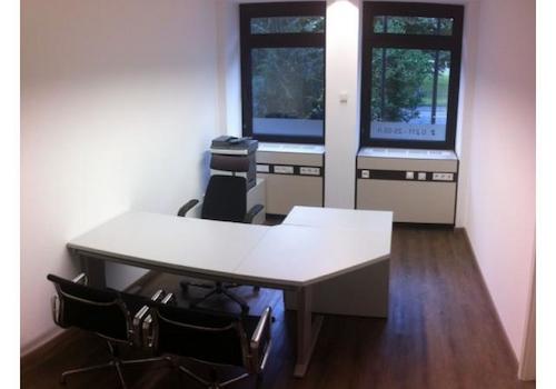 Büro mit ca. 15 m², möbliert