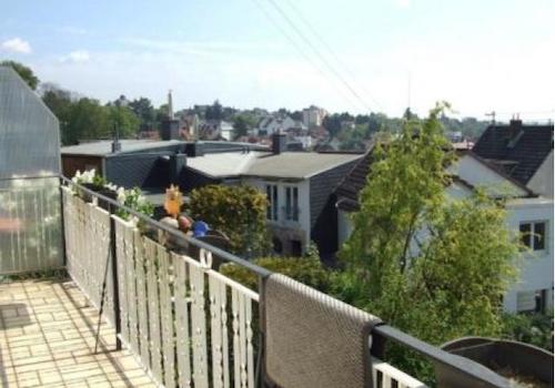 SÜD-WEST-BALKON MIT WEITBLICK !!