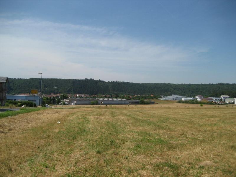 Blick von der A 3, WÜ-FRA über das Grundstück