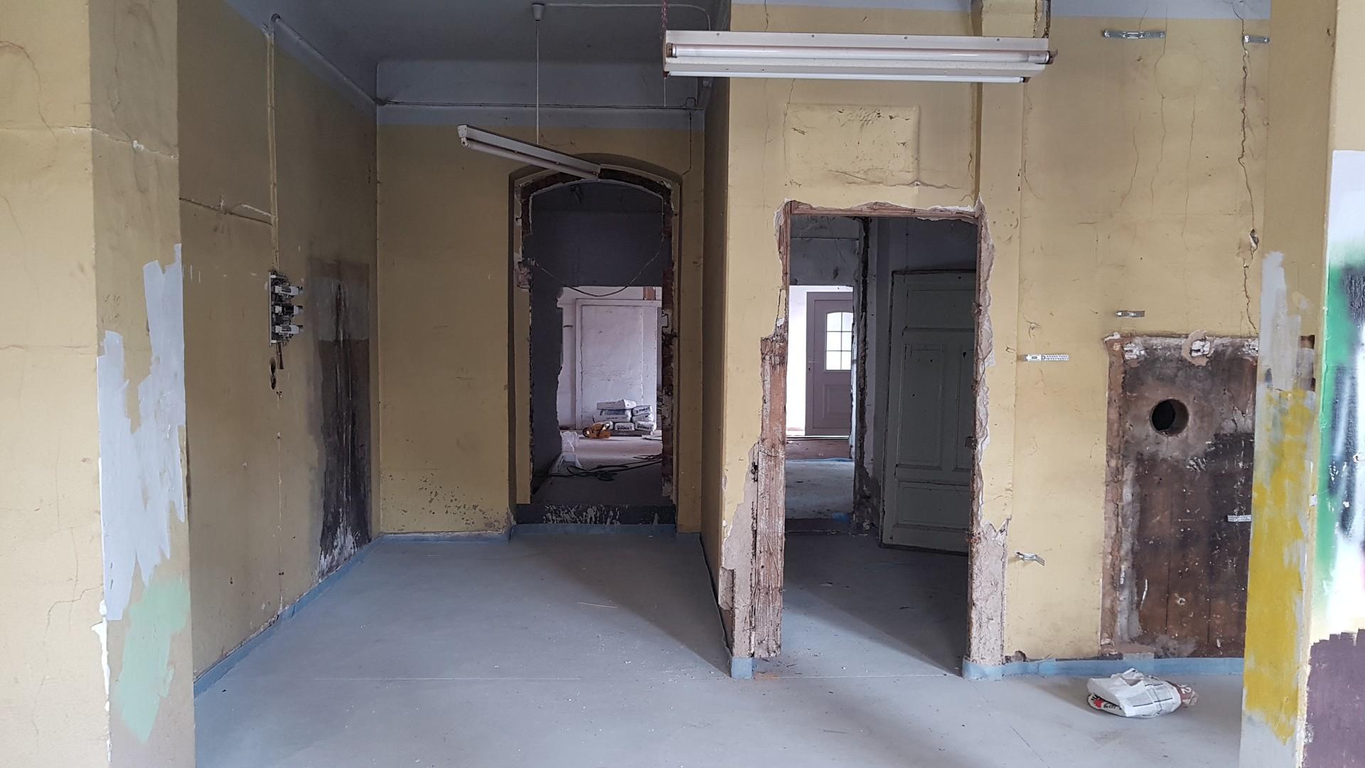 Durchgänge zum Anbau