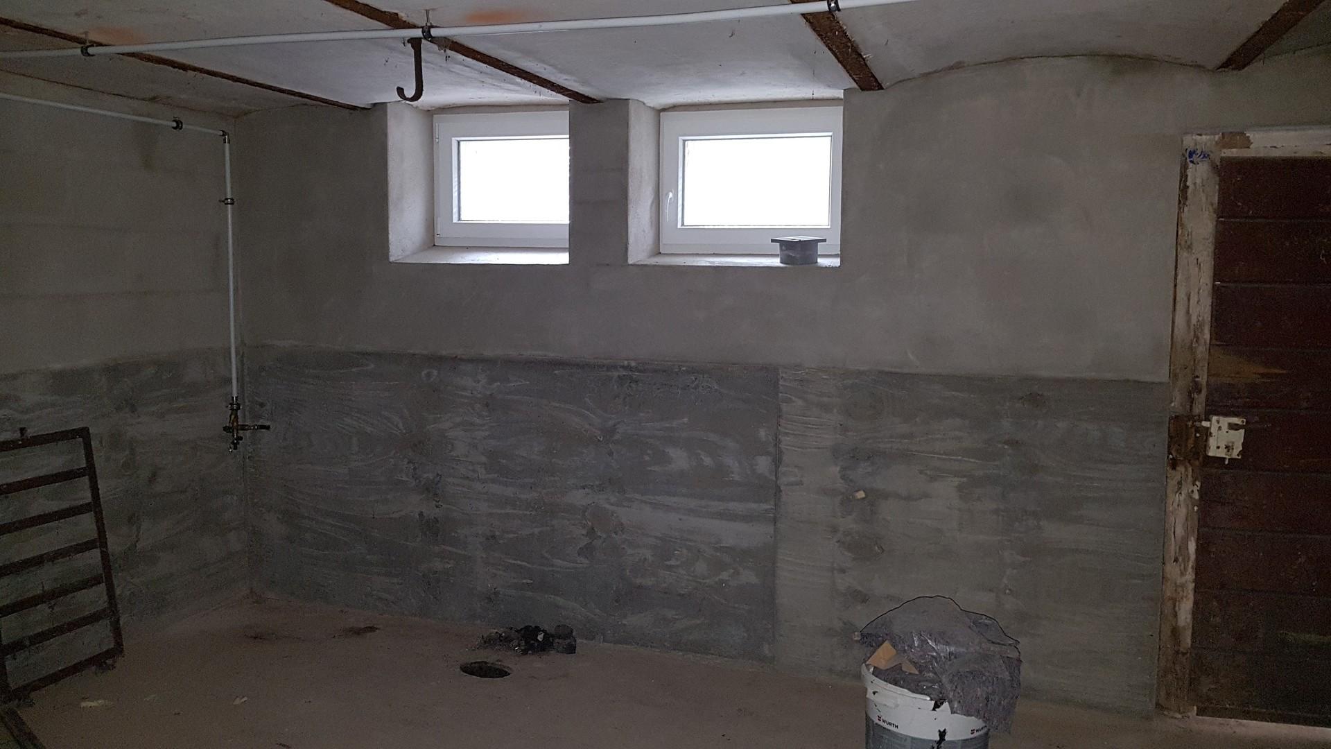 Keller mit Fenster
