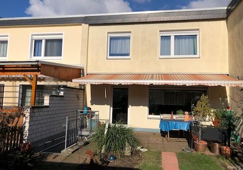 Ansicht Garten mit Terrasse