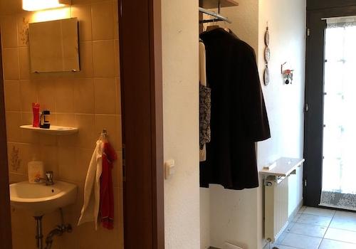 Diele / Flur mit Gäste-WC