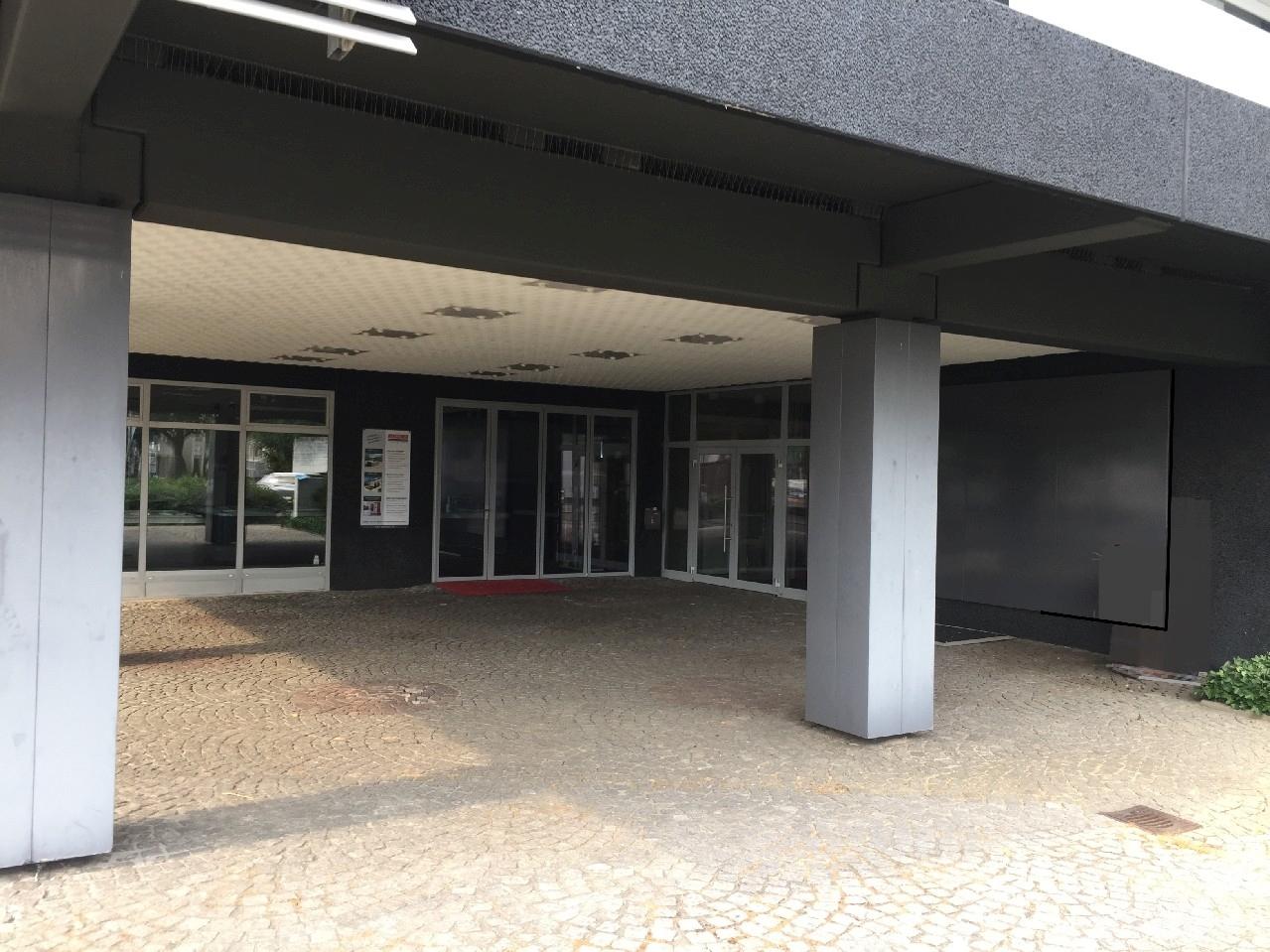 Überdachter Eingangsbereich