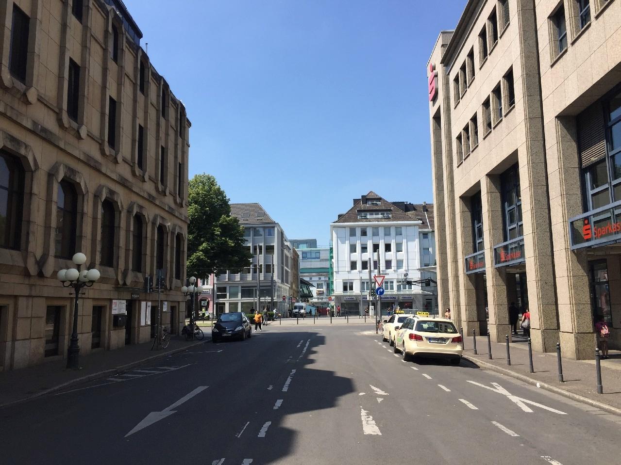 Parkhauszufahrt