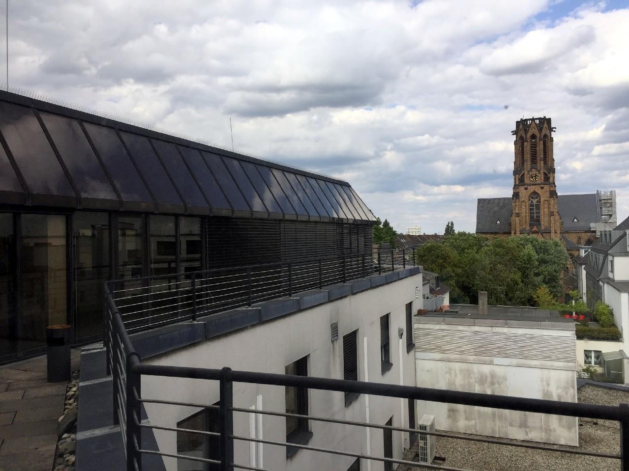 Umlaufende Terrasse 2