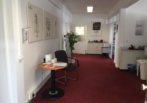 Großzügiger Empfang 