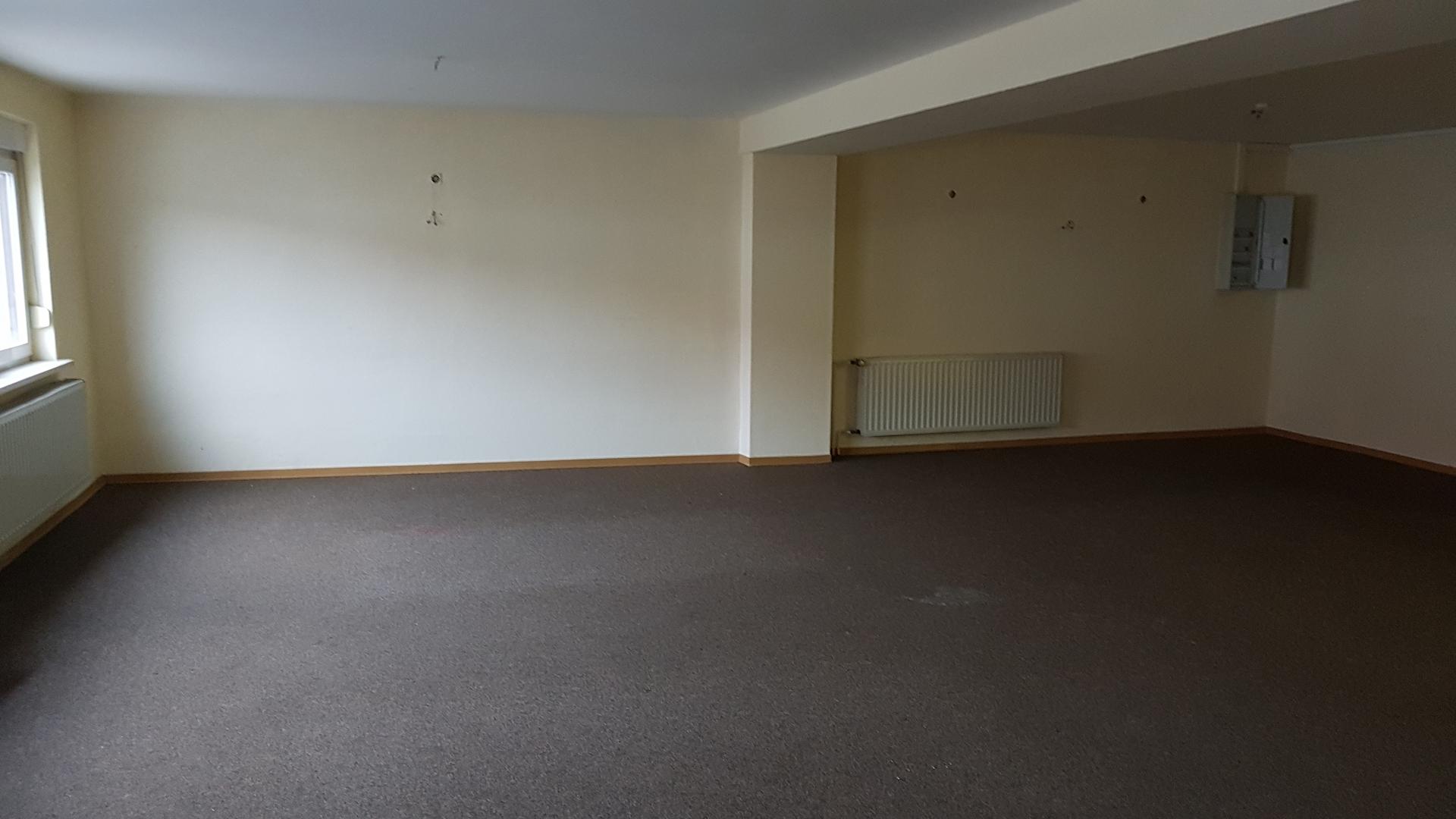 Hauptraum Straßenseite